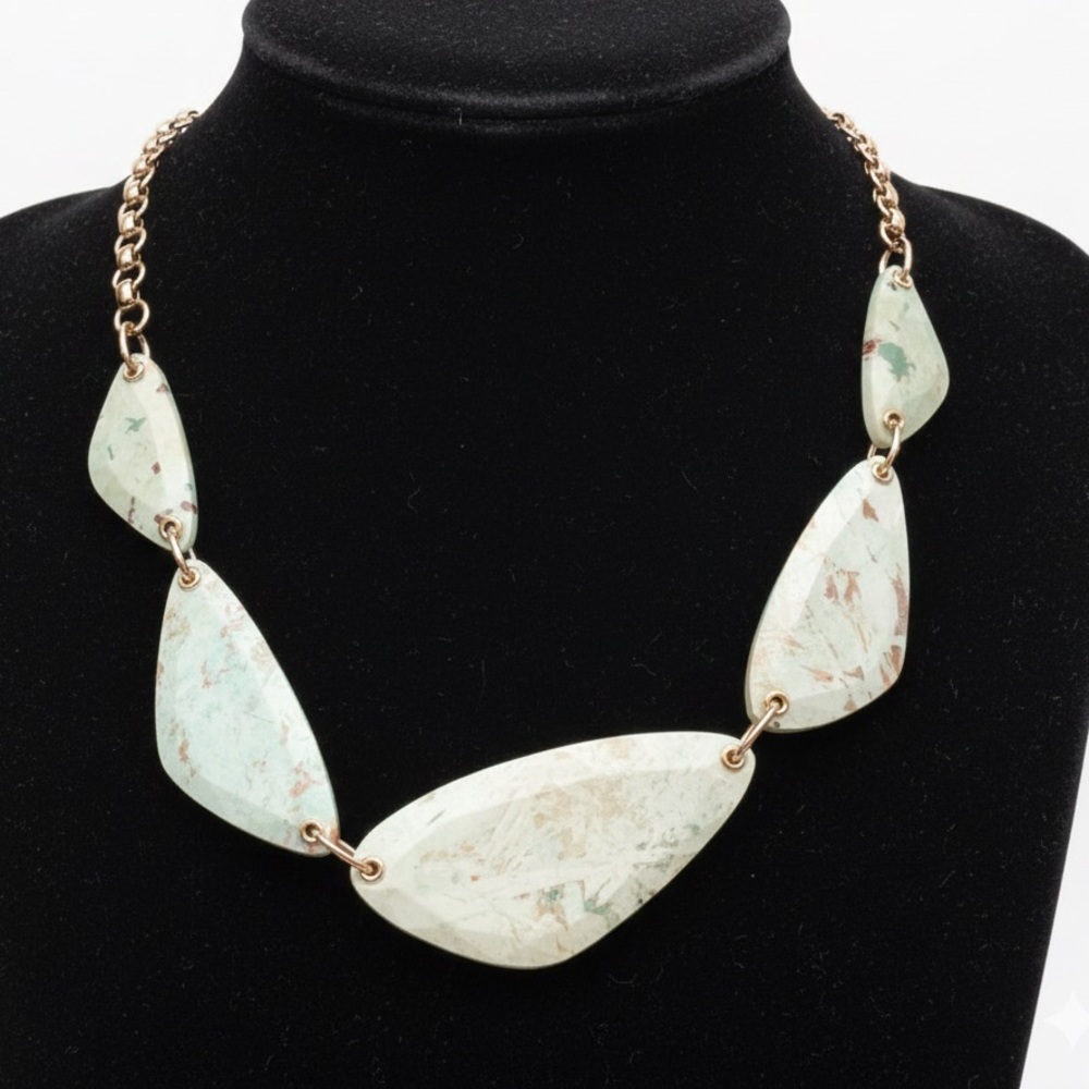 Kendra Scott McKenna Gold Necklace in Sea Green Chrysocolla NWT 3082 - Picture 2 of 5